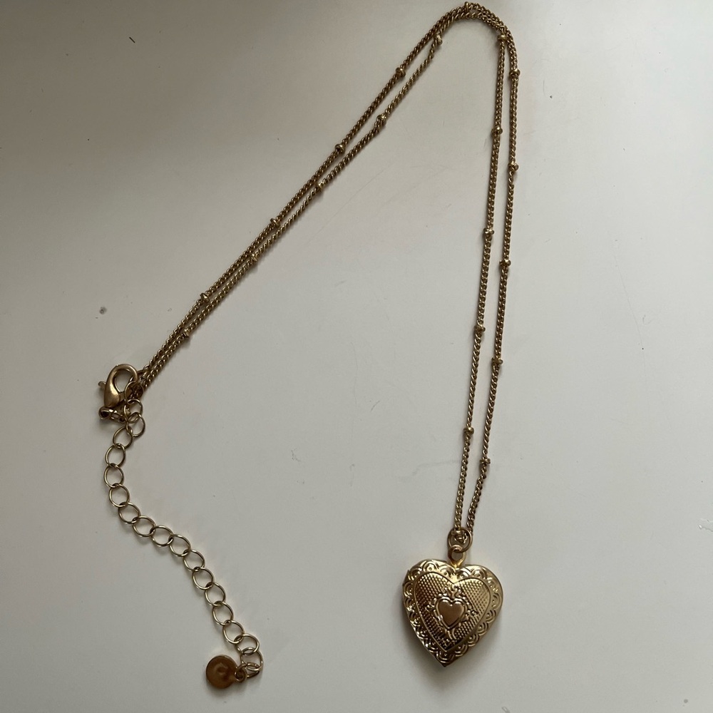 Locket necklace